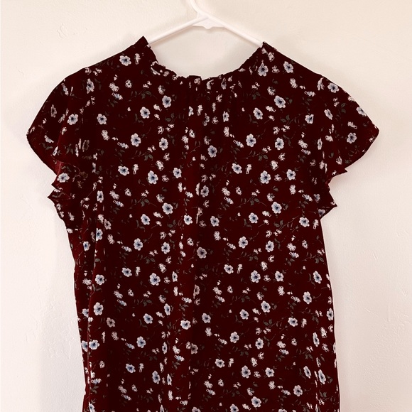 Forever21 Lightweight Floral Summer Top - Picture 4 of 8